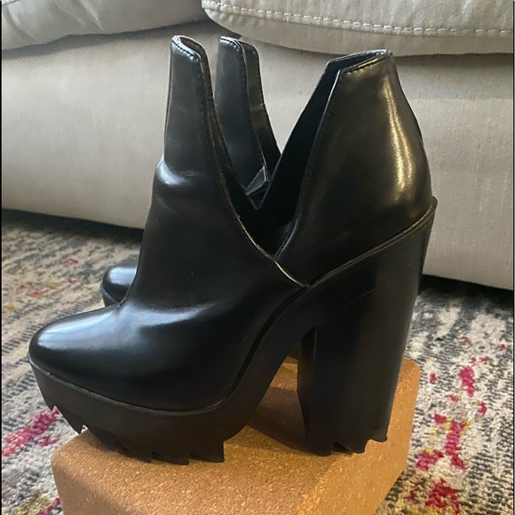 Zara Trafaluc black booties size 38/6.5 - Picture 1 of 6